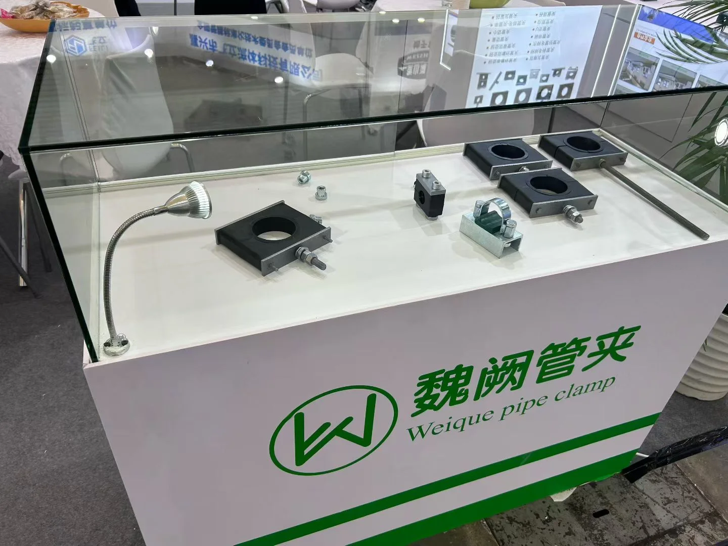 DIN 3015 heavy and standard series pipe clamps on display